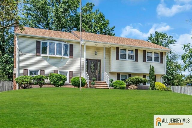 8 Whitehall Avenue, Edison, NJ 08820