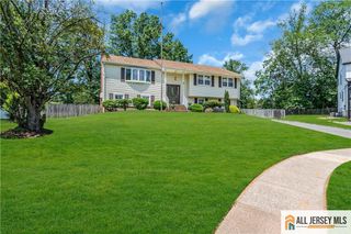 8 Whitehall Avenue, Edison, NJ 08820