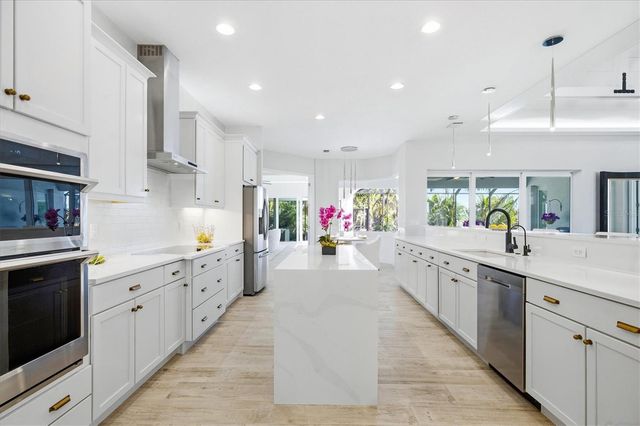 3467 COMPOUND COURT, Sarasota, FL 34240