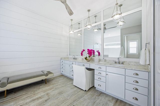 3467 COMPOUND COURT, Sarasota, FL 34240