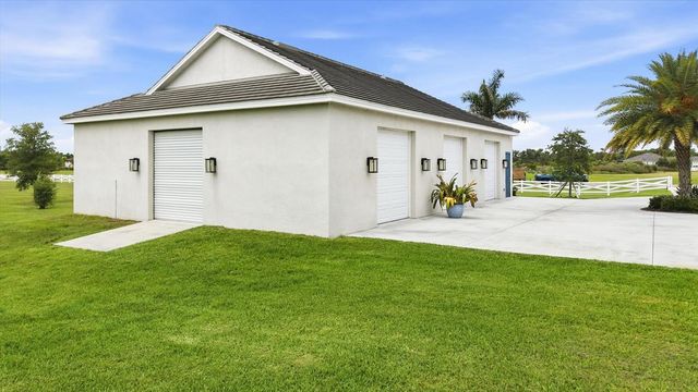 3467 COMPOUND COURT, Sarasota, FL 34240