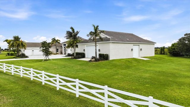 3467 COMPOUND COURT, Sarasota, FL 34240