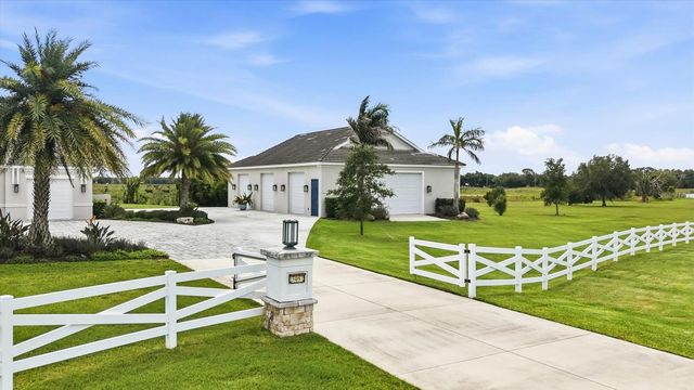 3467 COMPOUND COURT, Sarasota, FL 34240