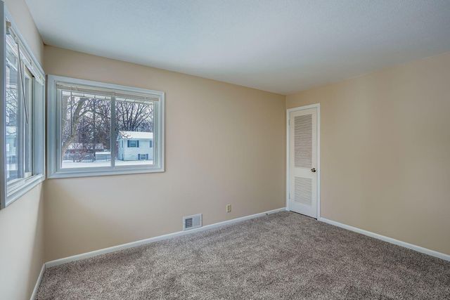 4035 Louisiana Avenue N, New Hope, MN 55427