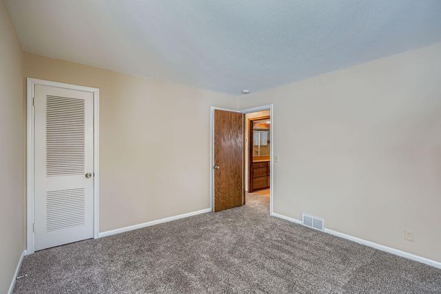 4035 Louisiana Avenue N, New Hope, MN 55427