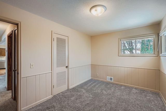 4035 Louisiana Avenue N, New Hope, MN 55427