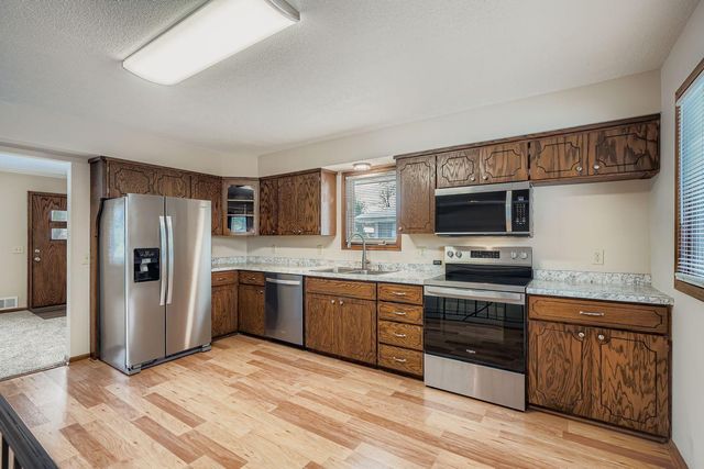 4035 Louisiana Avenue N, New Hope, MN 55427