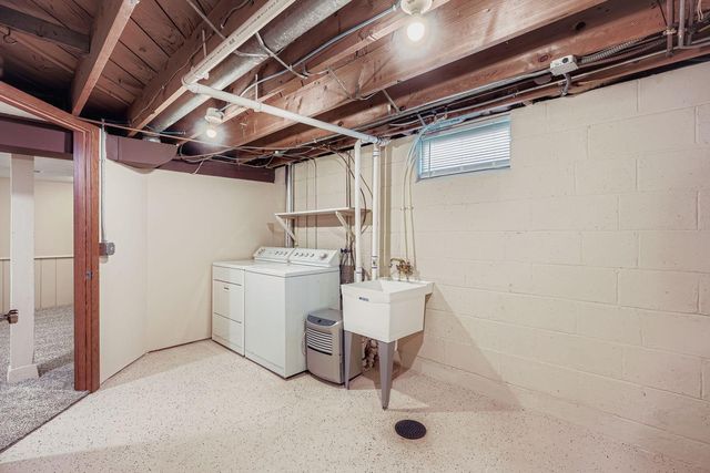 4035 Louisiana Avenue N, New Hope, MN 55427