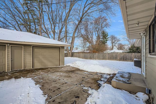 4035 Louisiana Avenue N, New Hope, MN 55427