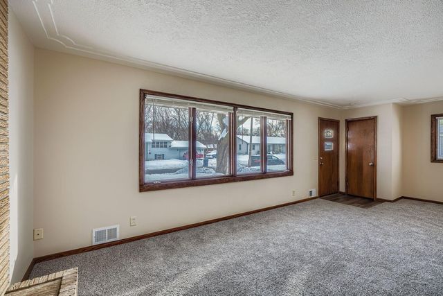 4035 Louisiana Avenue N, New Hope, MN 55427