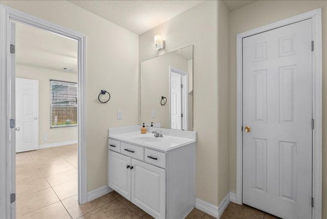 11727 Downey Violet Lane, Houston, TX 77044
