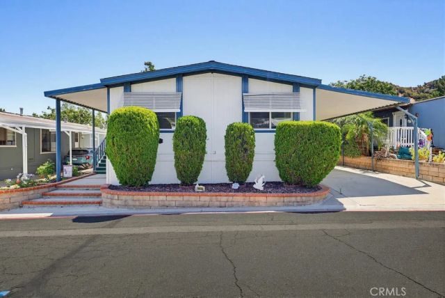 31244 Lakehills Road, Castaic, CA 91384