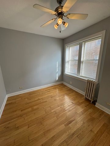 4542 W GEORGE Street 1, Chicago, IL 60641