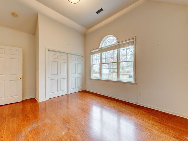 24 Worthington Drive 24, Farmington, CT 06032