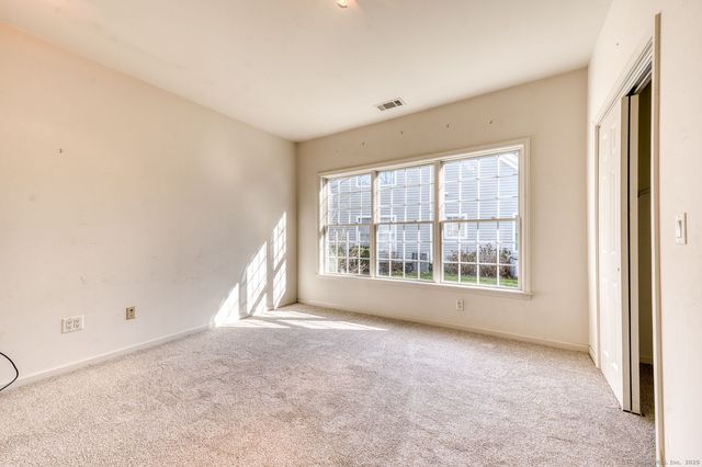 24 Worthington Drive 24, Farmington, CT 06032