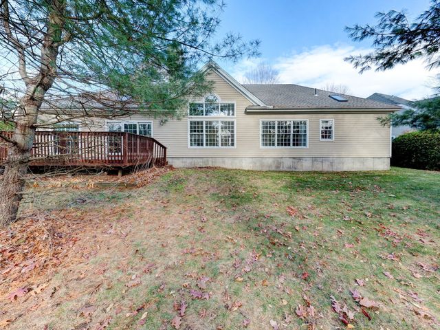 24 Worthington Drive 24, Farmington, CT 06032