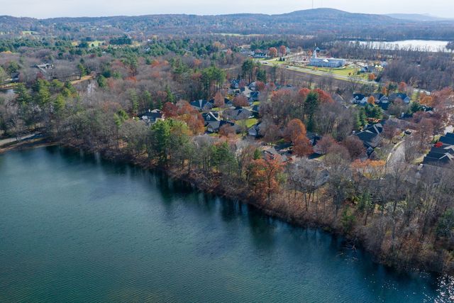 24 Worthington Drive 24, Farmington, CT 06032