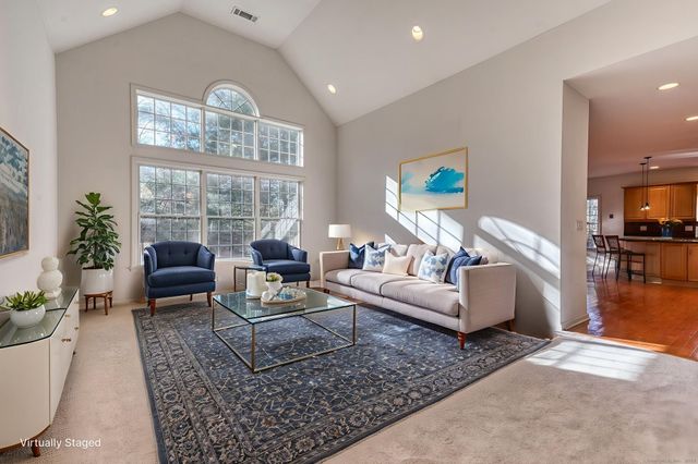 24 Worthington Drive 24, Farmington, CT 06032