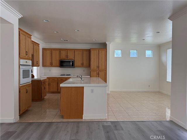7475 Rock Creek Court, Corona, CA 92880