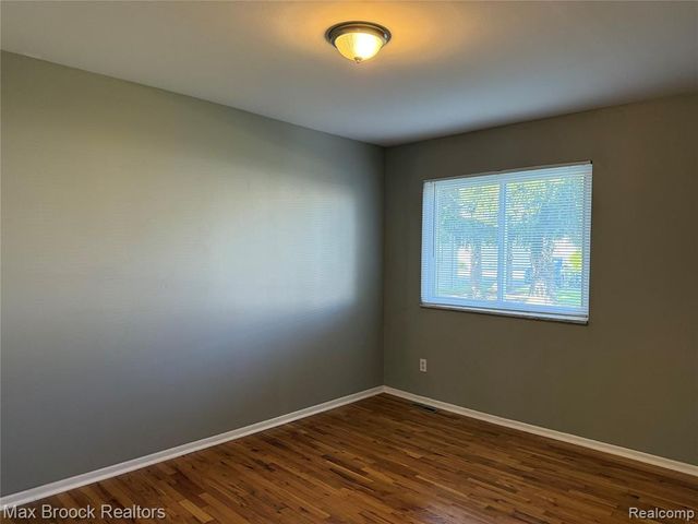 4909 Mansfield Avenue H9, Royal Oak, MI 48073