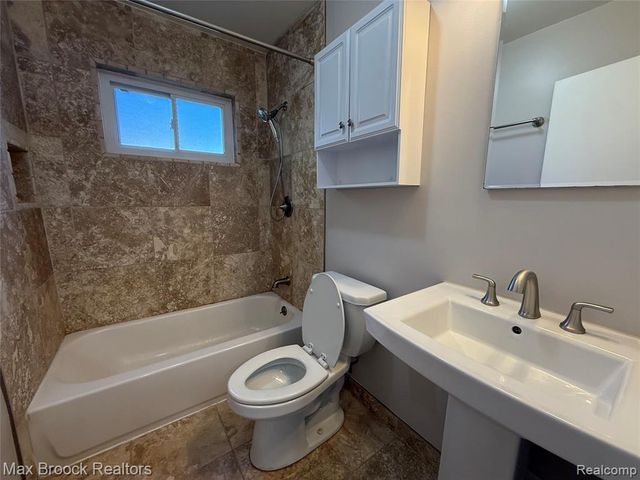 4909 Mansfield Avenue H9, Royal Oak, MI 48073
