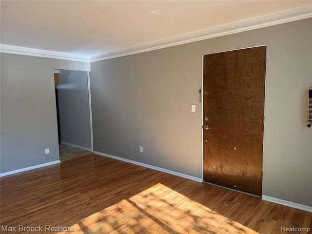 4909 Mansfield Avenue H9, Royal Oak, MI 48073