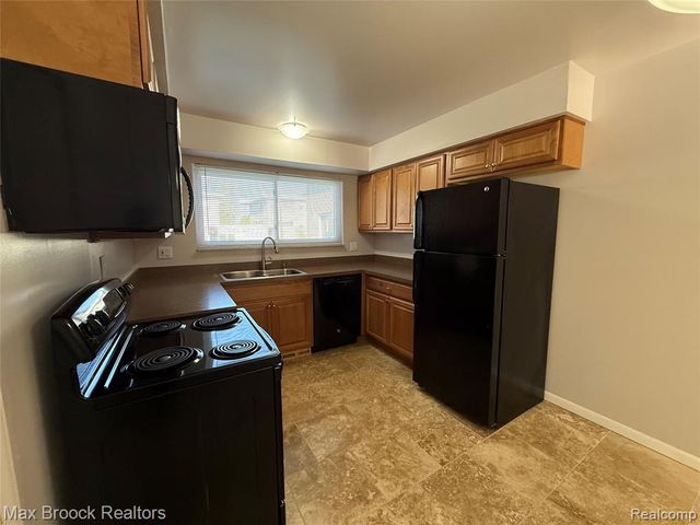 4909 Mansfield Avenue H9, Royal Oak, MI 48073