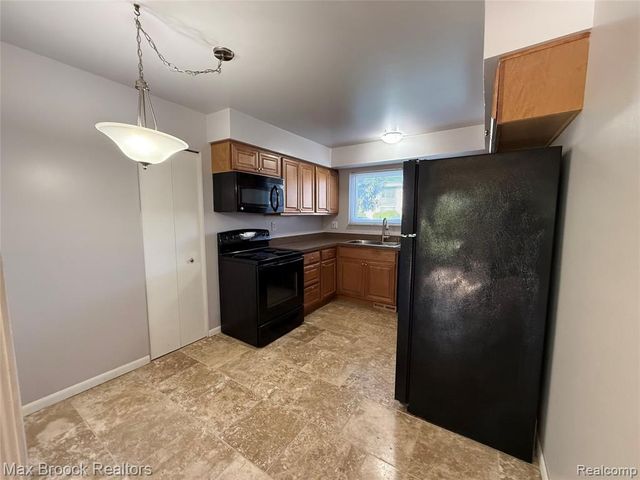 4909 Mansfield Avenue H9, Royal Oak, MI 48073