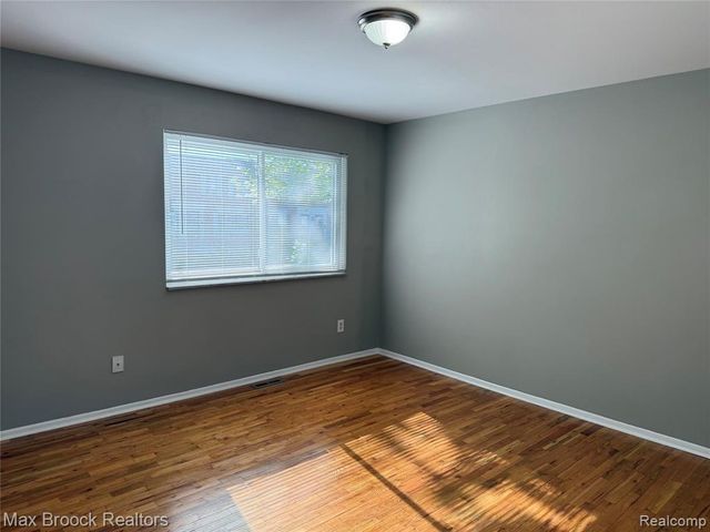4909 Mansfield Avenue H9, Royal Oak, MI 48073