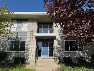 4909 Mansfield Avenue H9, Royal Oak, MI 48073