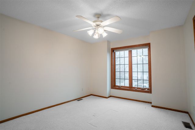 5025 Copper Creek Drive, Pleasant Hill, IA 50327