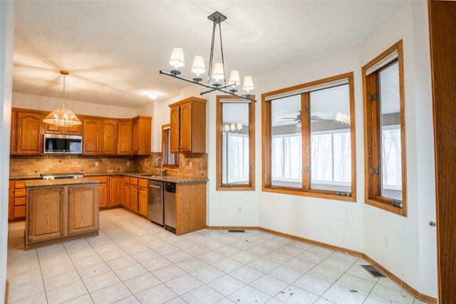 5025 Copper Creek Drive, Pleasant Hill, IA 50327