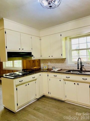 511 Sunbeam Farm Road, Cherryville, NC 28021