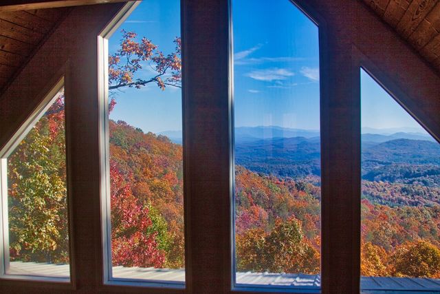 520 Sahkanaga Drive, Murphy, NC 28906