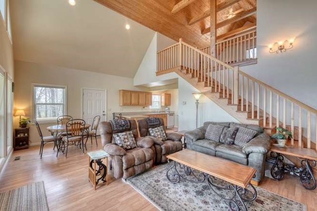 520 Sahkanaga Drive, Murphy, NC 28906