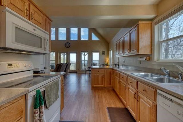 520 Sahkanaga Drive, Murphy, NC 28906