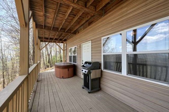 520 Sahkanaga Drive, Murphy, NC 28906