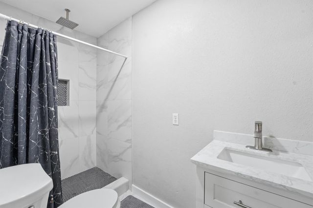 2051 Shadow Rock Drive, Houston, TX 77339