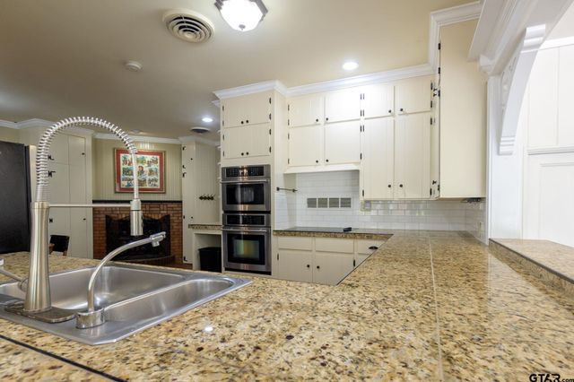 1109 Troup Highway, Tyler, TX 75701