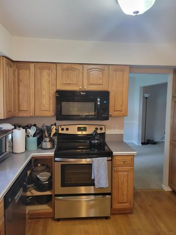 2411 Weathervane Road, West Bloomfield, MI 48324