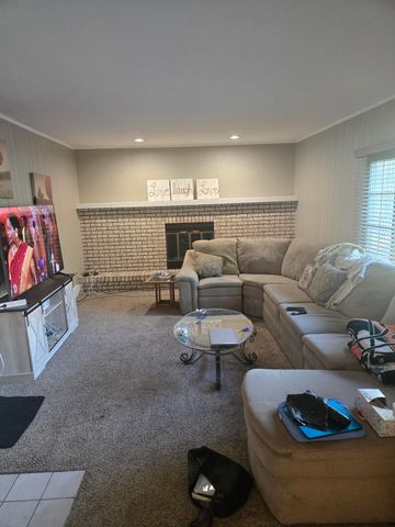 2411 Weathervane Road, West Bloomfield, MI 48324