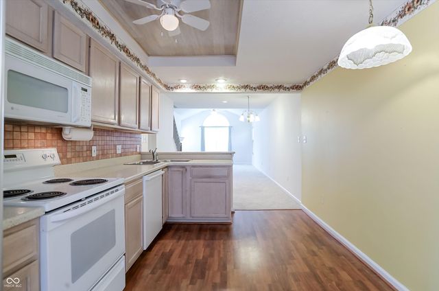 2361 Steeple Chase, Shelbyville, IN 46176