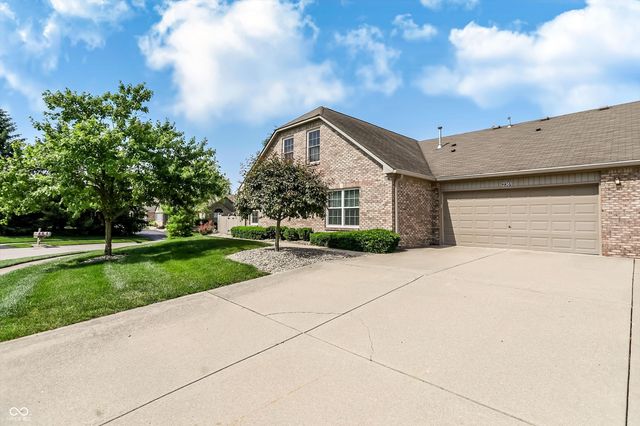 2361 Steeple Chase, Shelbyville, IN 46176