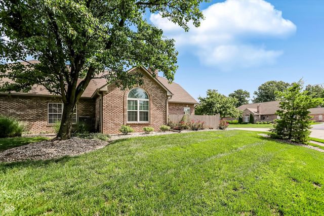 2361 Steeple Chase, Shelbyville, IN 46176