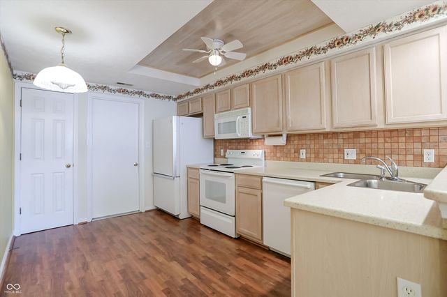 2361 Steeple Chase, Shelbyville, IN 46176