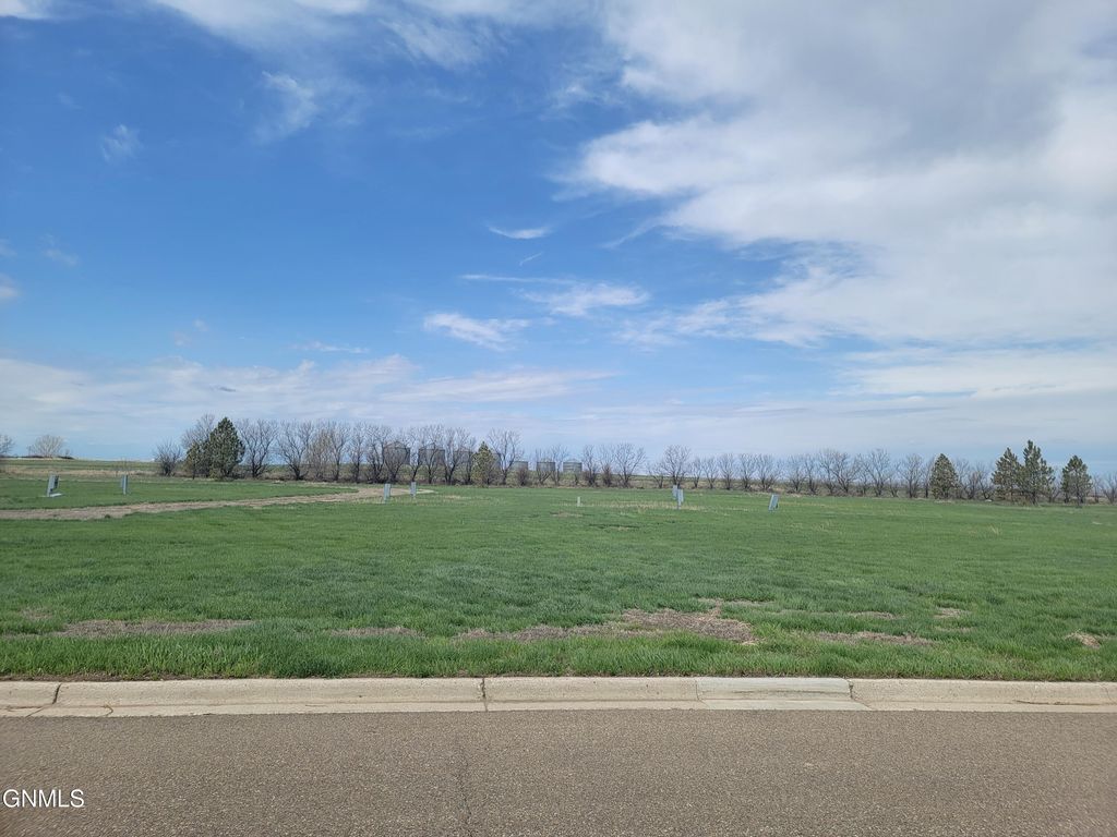 401 Hickman Street, Grenora, ND 58845