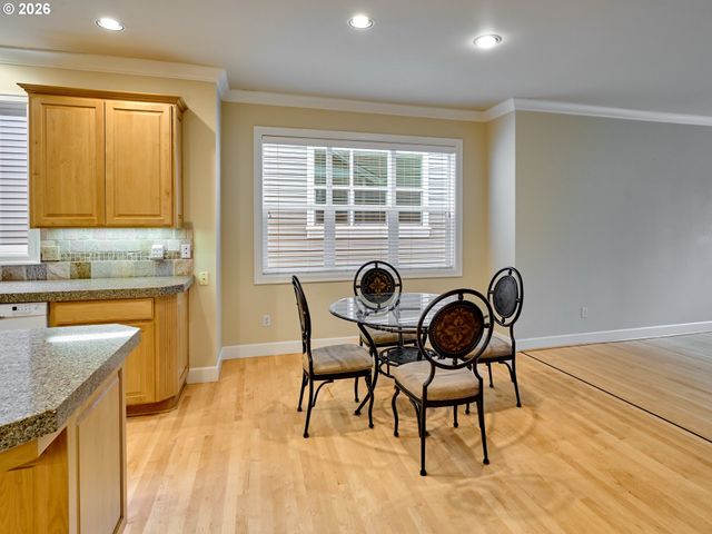 4746 AMHERST Ct, Lake Oswego, OR 97035