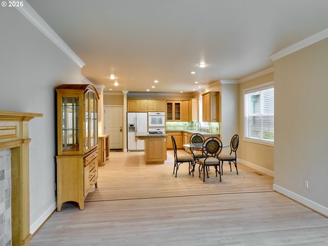 4746 AMHERST Ct, Lake Oswego, OR 97035
