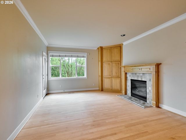 4746 AMHERST Ct, Lake Oswego, OR 97035