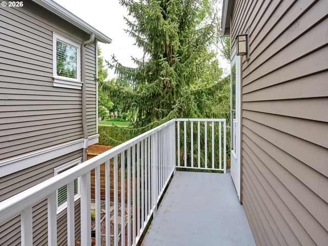 4746 AMHERST Ct, Lake Oswego, OR 97035